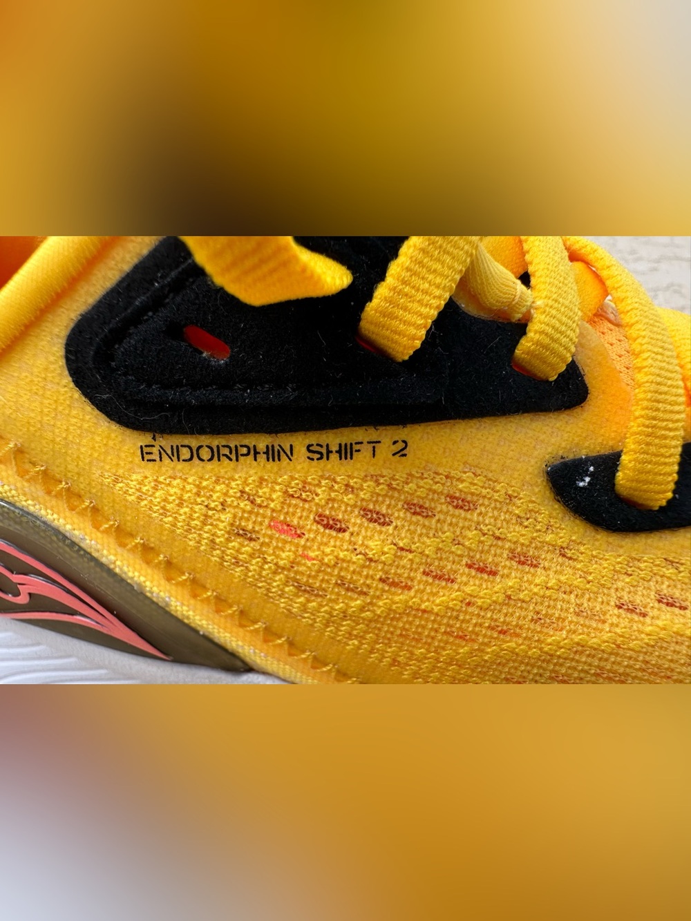Saucony Endorphin Shift 2 in ViZiGold Yellow Running Shoes Women Size 7.5 in VGC - Picture 9 of 15